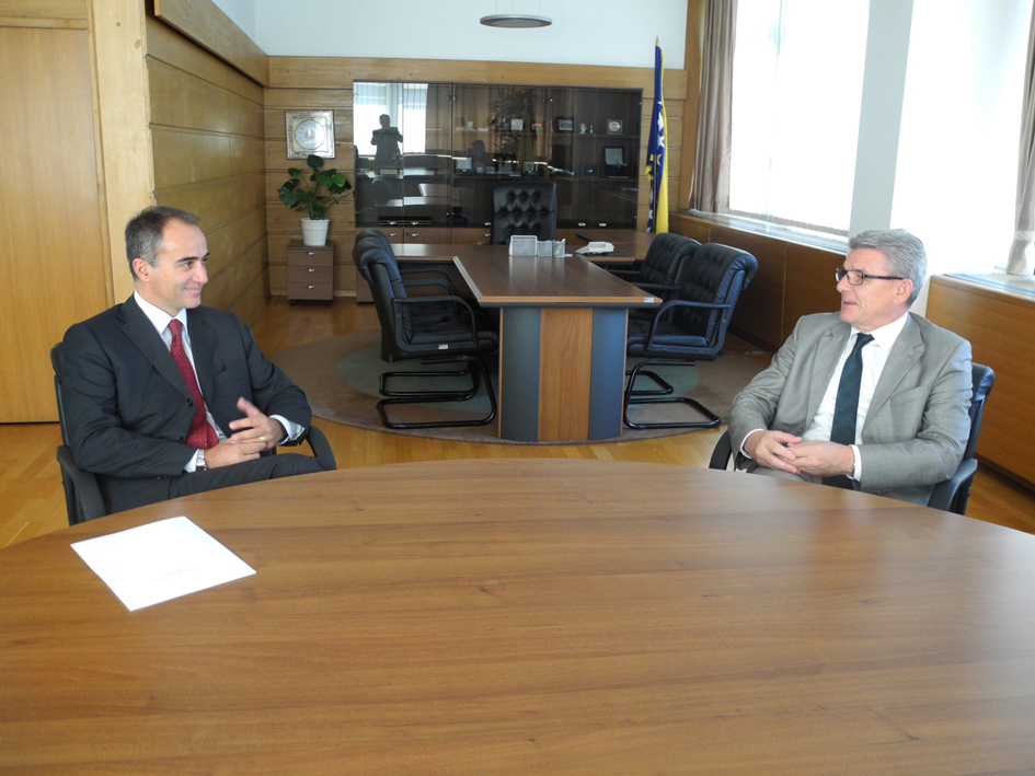Deputy Speaker of the House of Representatives Šefik Džaferović meets with the Ambassador of Italy to BiH 

